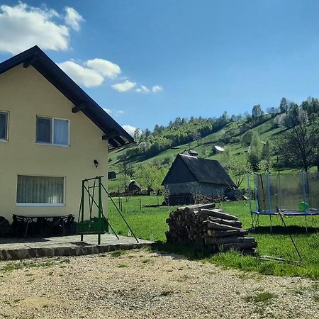 브란 Casa In Curte La Zavate 빌라 외부 사진