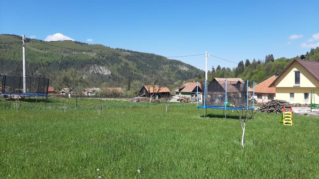 브란 Casa In Curte La Zavate 빌라 외부 사진